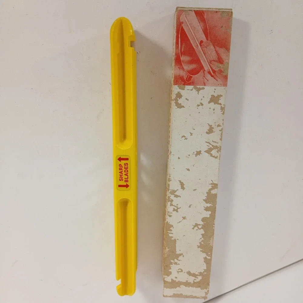 Vintage American Corn Cutter Co. Yellow Indiana USA Whole Kernel Sharp Blades